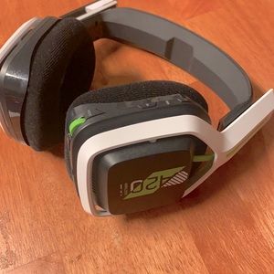 ASTRO A20 WIRELESS Headset XBOX SERIES X/S comparable